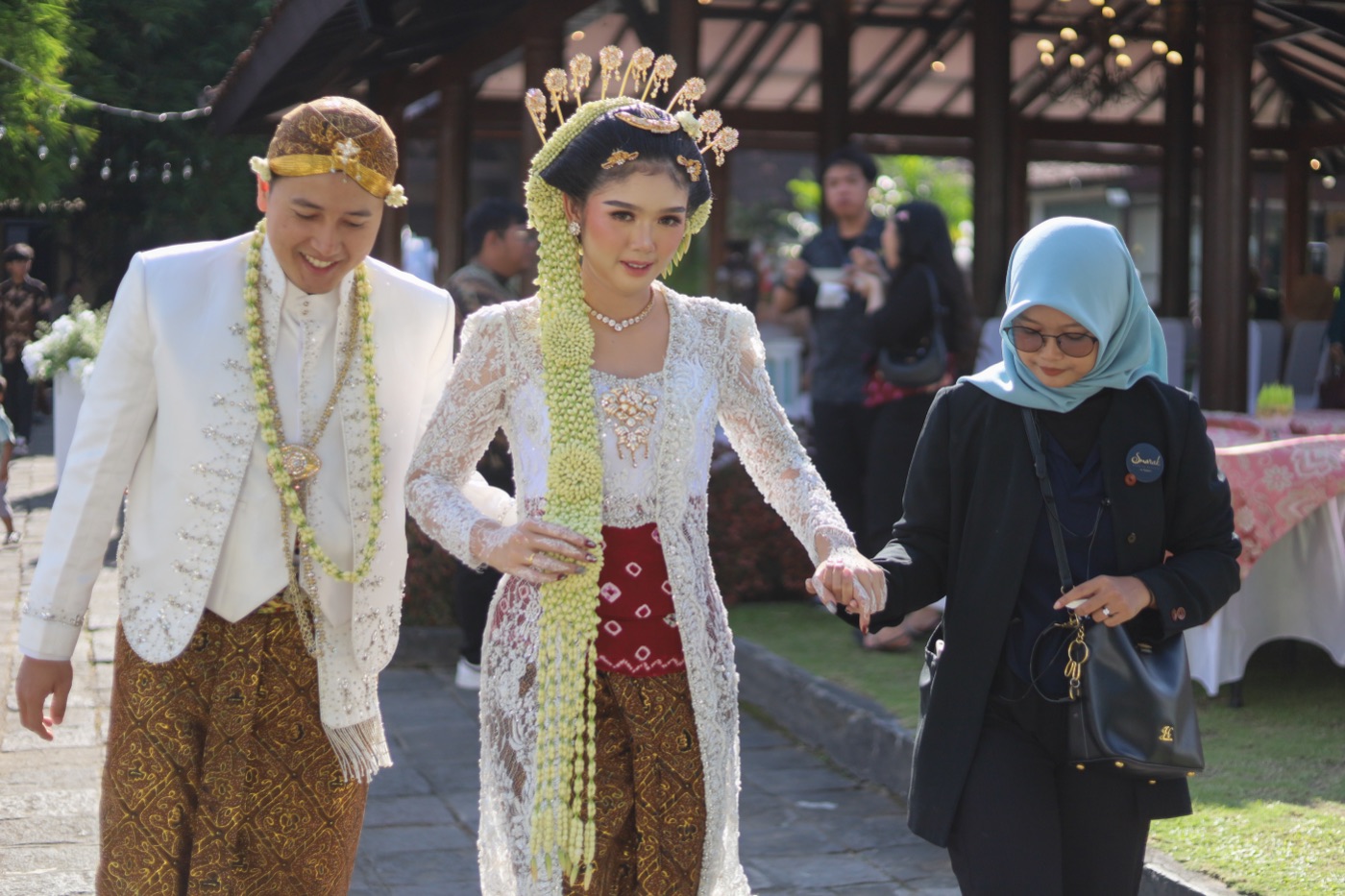 Pengantin adat Jawa — paes ageng