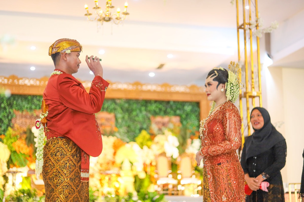 [Pasangan Adat 2]